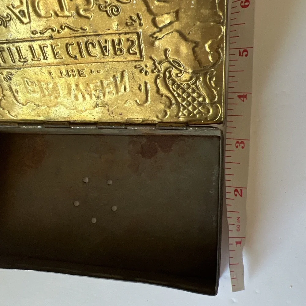 Vintage Between the Acts Little Cigars Tin The American‎ Tobacco CO.